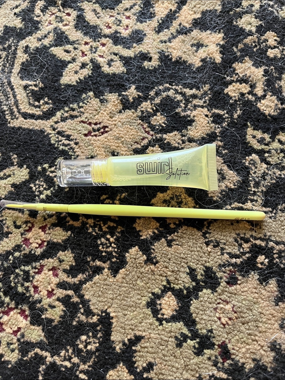 Swirl Solution Lip Gloss & Yellow Lip Brush